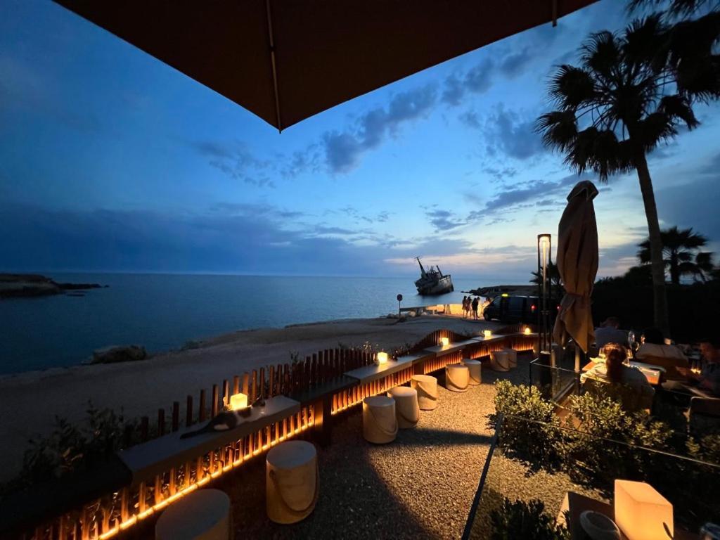 Venus Lighthouse 2B, Sea-View, Paphos Center Apartment Bagian luar foto