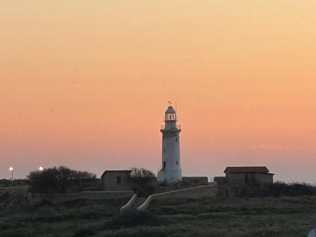 Venus Lighthouse 2B, Sea-View, Paphos Center Apartment Bagian luar foto