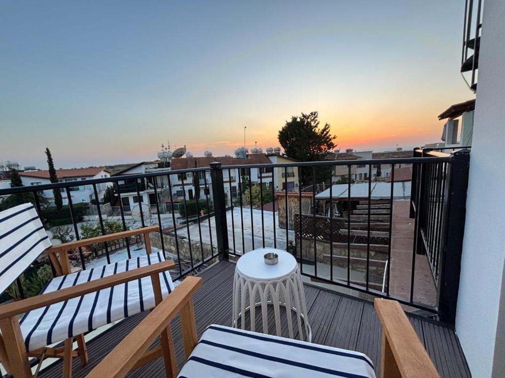 Venus Lighthouse 2B, Sea-View, Paphos Center Apartment Bagian luar foto