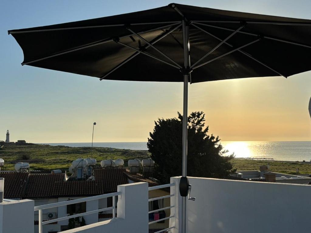 Venus Lighthouse 2B, Sea-View, Paphos Center Apartment Bagian luar foto