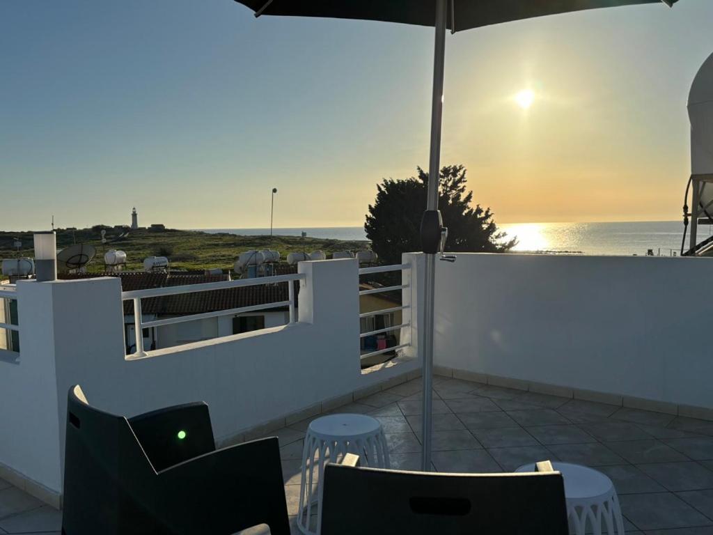 Venus Lighthouse 2B, Sea-View, Paphos Center Apartment Bagian luar foto