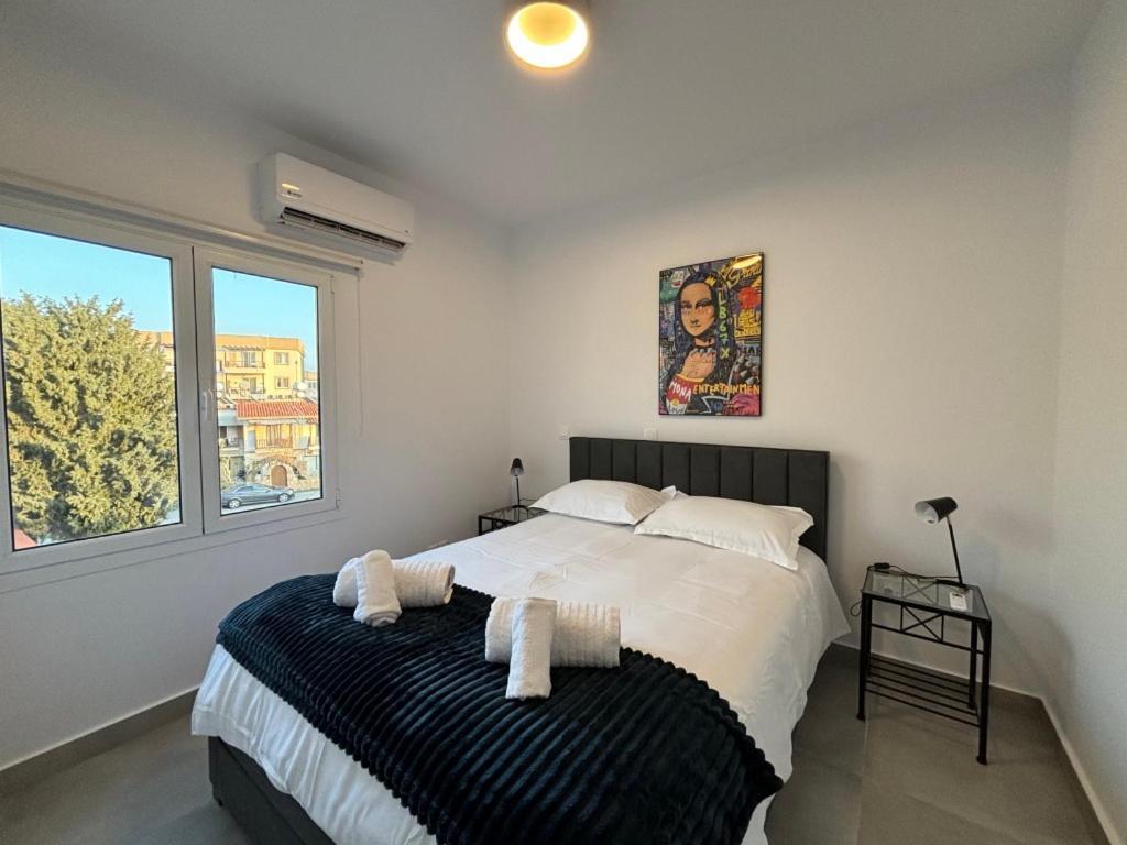 Venus Lighthouse 2B, Sea-View, Paphos Center Apartment Bagian luar foto